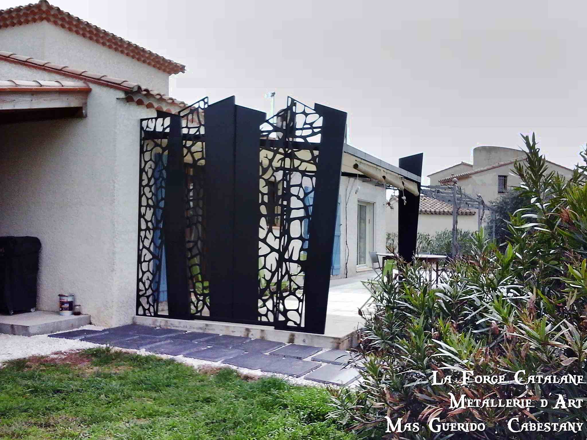 paroi laterale de pergola decoupe laser forge catalane 6.jpg